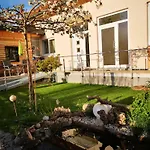 Black & White Ilmmunster