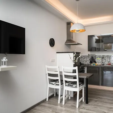 Black & White Apartment Ilmmunster